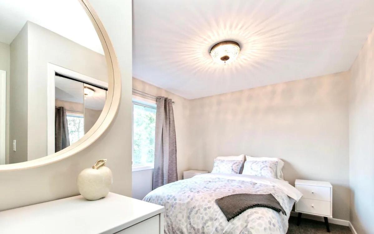 Stunning Home With Amazing Views Near The City Виктория Екстериор снимка